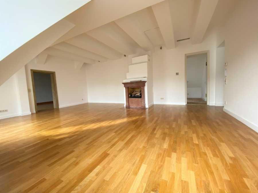 Dachgeschosswohnung in 1010 Wien Immobilie: Dachgeschosswohnung in 1010 Wien