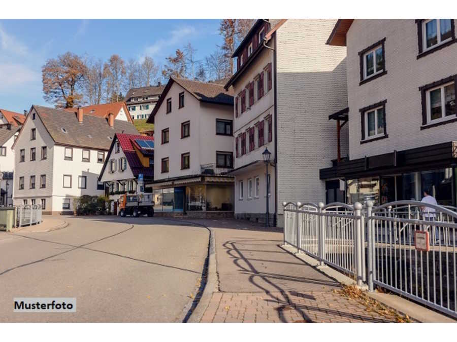 Immobilie: Mehrfamilienhaus in 2620 Neunkirchen