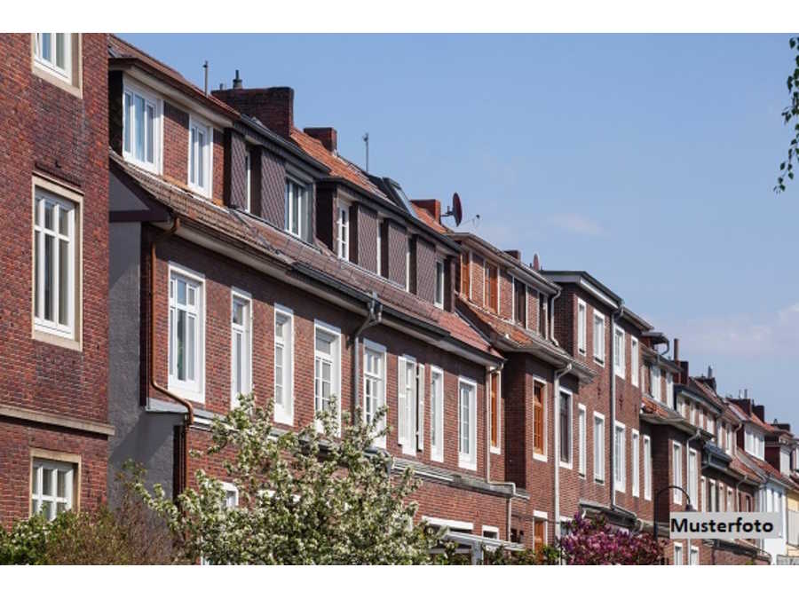 Immobilie: Mehrfamilienhaus in 4643 Steinfelden