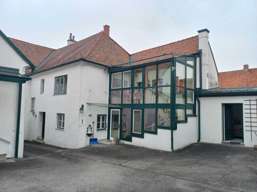 Immobilie: Zweifamilienhaus in 3741 Pulkau