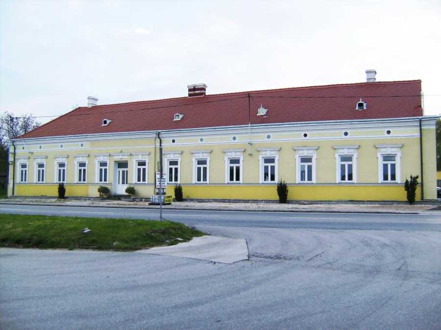 Zweifamilienhaus in 2020 Suttenbrunn Immobilie: Zweifamilienhaus in 2020 Suttenbrunn