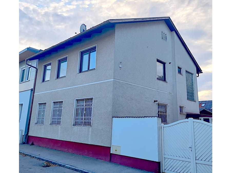 Zweifamilienhaus in 2700 Wiener Neustadt Immobilie: Zweifamilienhaus in 2700 Wiener Neustadt