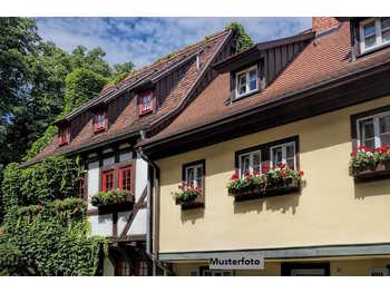 Geschäftshaus in Treffen