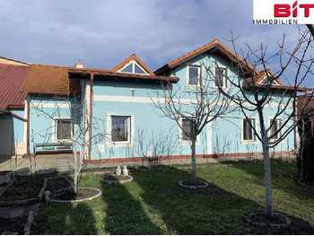 Mehrfamilienhaus Engelhartstetten