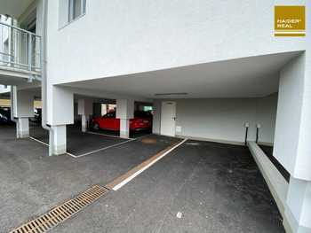 Parkplatz mit Ladestation in Kritzendorf