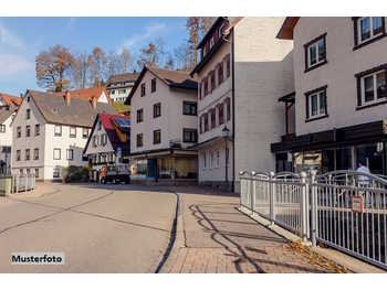 Wohn und Geschäftshaus in Kukmirn